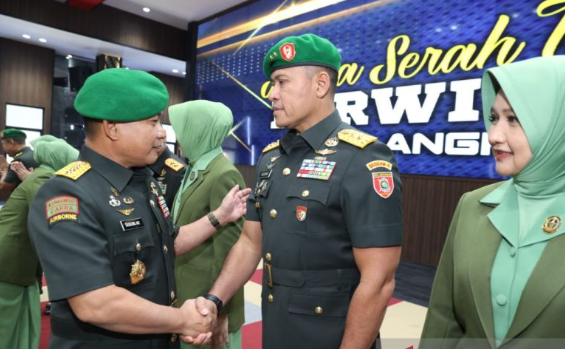 Mutasi Pangdam VI/Mulawarman, Mayjen Tri Budi Utomo Gantikan Mayjen Teguh Pujo