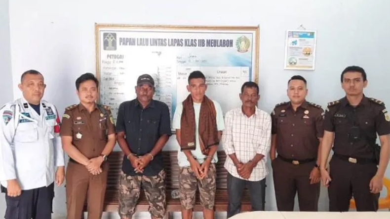 Korupsi Anggaran hingga Rp500 Juta, 3 Mantan Aparatur Desa di Nagan Raya Ditahan