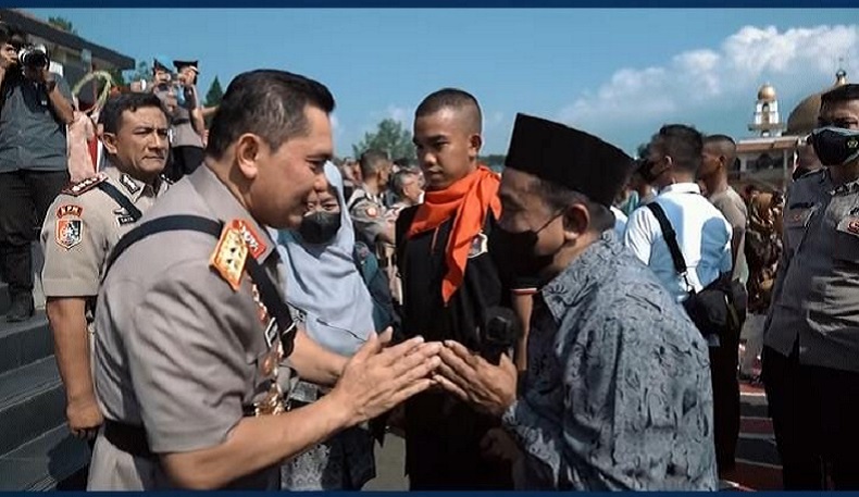 Anak Sopir Angkot Jadi Bintara, Kapolda Metro Jaya : Kerja Keras dan Doa Kunci Keberhasilan
