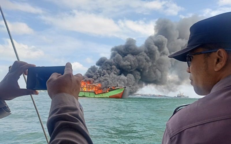 Nakhoda Sigap Putuskan Bolder Kapal, KM Mina Artha 22 Lolos dari Kebakaran