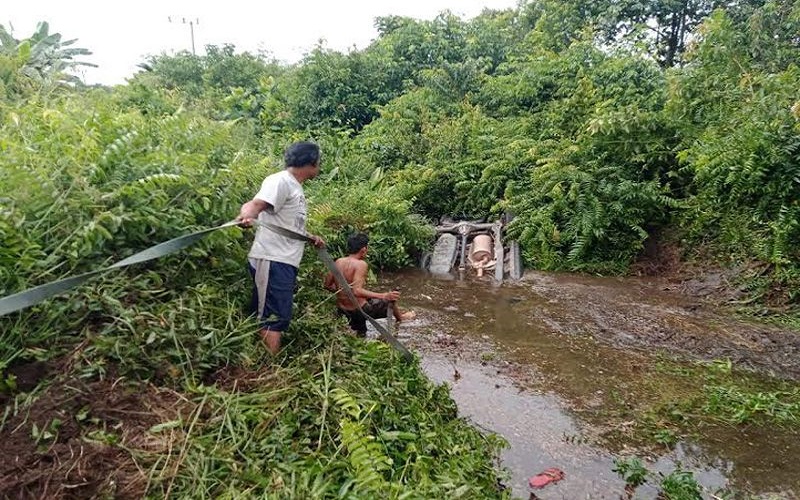Kronologi Kecelakaan Maut Mobil Pejabat Kemenag yang Tewaskan 6 Orang Sekeluarga