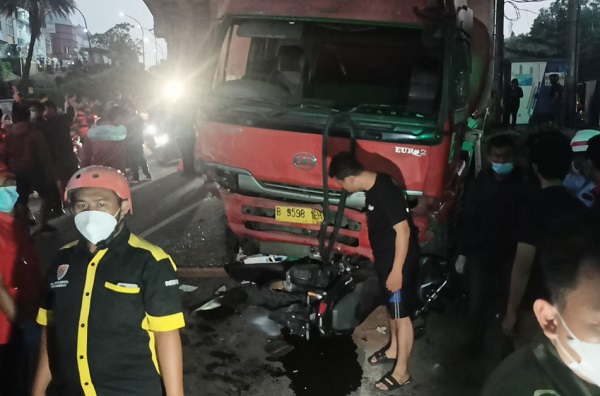 Cerita Saksi Mata Kecelakaan Beruntun di Jalan Alternatif Cibubur: Sopirnya Nggak Terluka, Langsung Minta Saya Bawa ke Polsek