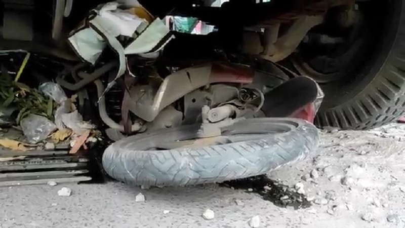 Truk Kontainer Oleng Tabrak Ibu dan Balita di Surabaya, 1 Tewas Terlindas  