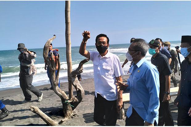 Sultan HB X Ingin Tata Pantai Depok Jadi Kawasan Wisata Terpadu
