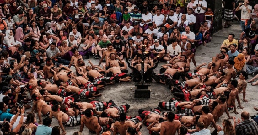 Keunikan Tari Kecak Khas Bali, Penari Bergerak Tak Sadar Tanpa Iringan Alat Musik