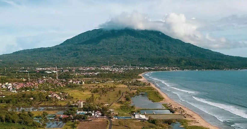 Pesona Gunung Rajabasa di Lampung Selatan, Miliki Danau Misterius dengan Air Sangat Jernih 