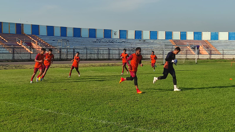 Marinus Belum Gabung Latihan sejak Direkrut Persela, Pelatih Fakhri Husaini Kecewa