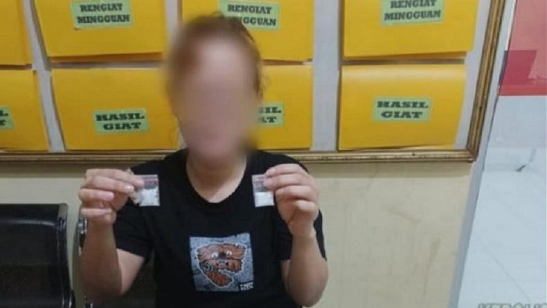 Janda Cantik Berkulit Putih Ini Ditangkap Edarkan Sabu, Ngaku Terhimpit Ekonomi