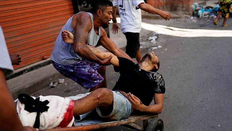 Wilayah Miskin Diserbu Ratusan Polisi dan Kendaraan Anti-Peluru, 18 Orang Tewas