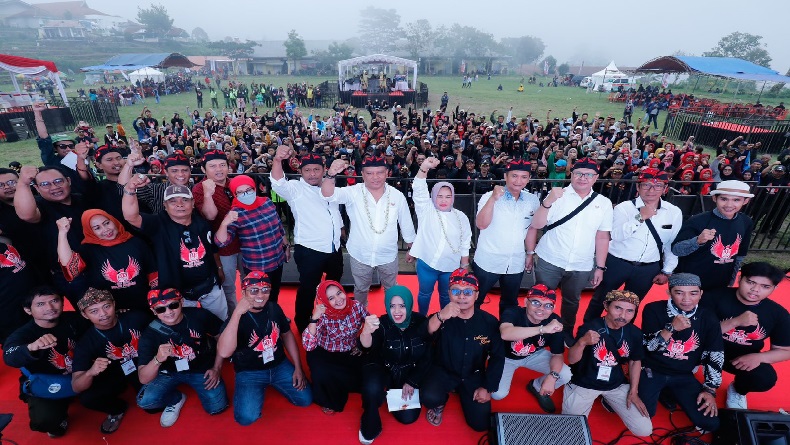 Des Ganjar Gencar Sosialisasi, Ribuan Warga Desa di Kabupaten Bandung Deklarasi Dukungan