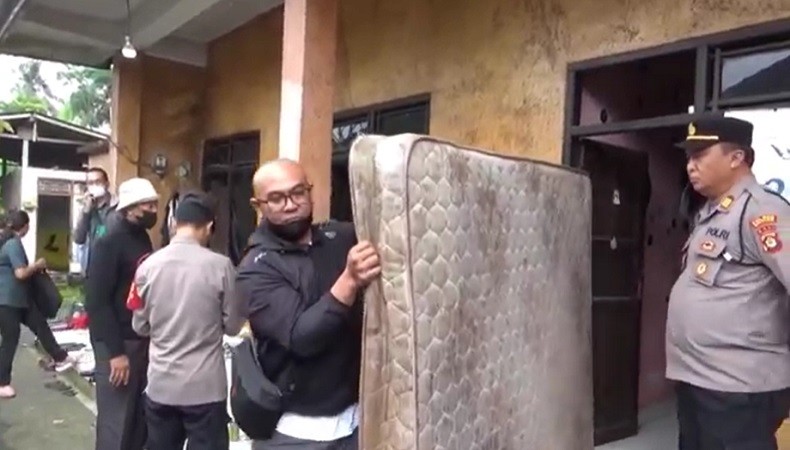 Eksekusi Rumah di Gianyar, Barang-Barang Dikeluarkan Juru Sita Pengadilan