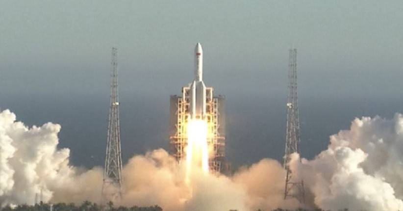  Usai Luncurkan Modul, Booster Roket China Jatuh dari Luar Angkasa