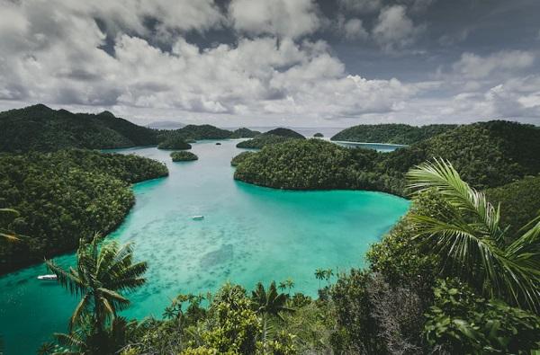 7 Pulau dengan Bentuk Unik di Indonesia, Ada yang Mirip Hewan hingga Berbentuk Hati!
