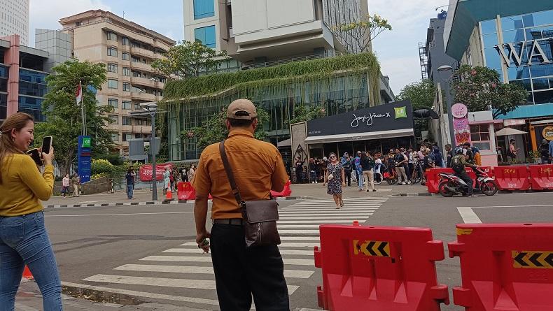 Citayam Fashion Week, Remaja hingga Ibu-ibu Masih Lakukan Catwalk Siang ini