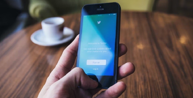 Twitter Uji Status, Pengguna Bisa Tambahkan Topik dari Label yang Tersedia ke Tweet
