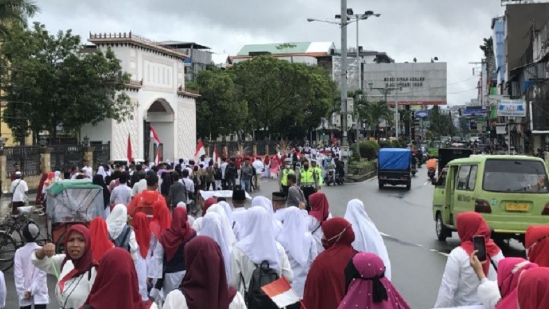 Sambut Tahun Baru Islam, Ribuan Warga Ambon Pawai Akbar Keliling Pusat Kota