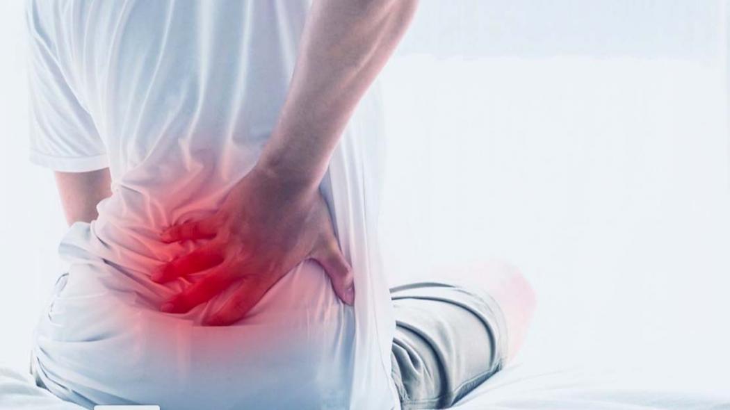 4 Cara Mengatasi Sakit Pinggang, Ganti Posisi Tidur hingga Rutin Olahraga