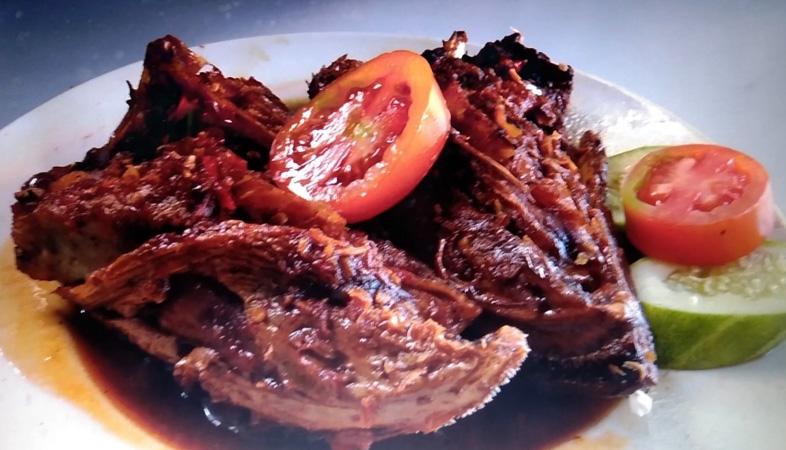  Nikmatnya Ikan Asap Kepala Manyung Gongso, Aromanya Sedap Menggugah Selera
