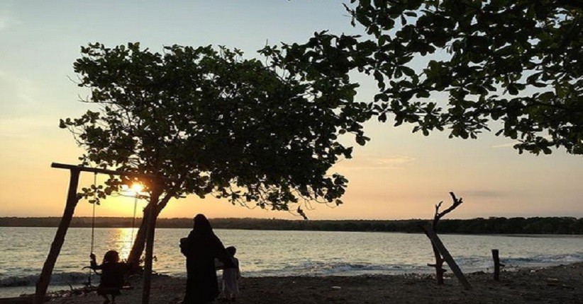 Pesona Pantai Indah Krakatoa yang Cocok untuk Healing, Pasir Putih Terlihat Eksotis