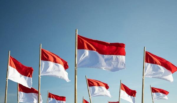 7 Gunung Tertinggi di Indonesia untuk Kibarkan Merah Putih di HUT RI 