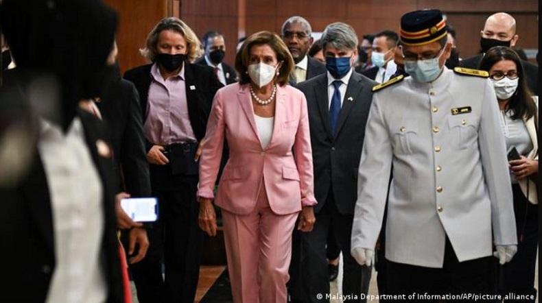 Pesawat Militer AS Diduga Bawa Ketua DPR Pelosi Tinggalkan Malaysia, Menuju Taiwan?
