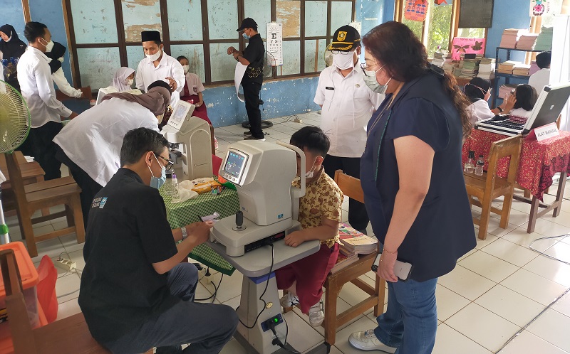 Gelar Pemeriksaan dan Pembagian Kaca Mata Gratis Bersama MNC serta Essilor, UT: Mudah-mudahan Membantu