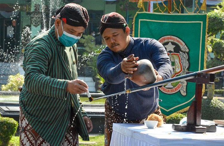 Pemkot Yogya Gelar Jamasan Pusaka Tombak Kyai Wijaya Mukti, Ini Maknanya