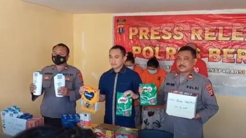 Terekam CCTV, Perempuan Sembunyikan Barang Curian dalam Rok di Minimarket