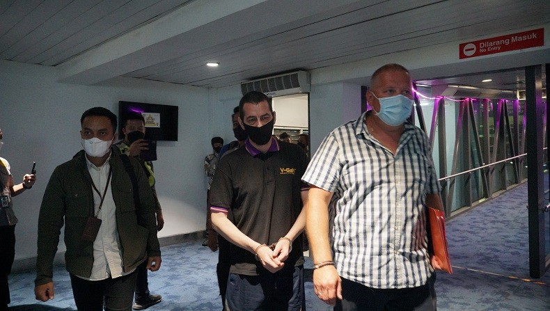 Imigrasi Soetta Ekstradisi Buronan Kriminal asal Hungaria 