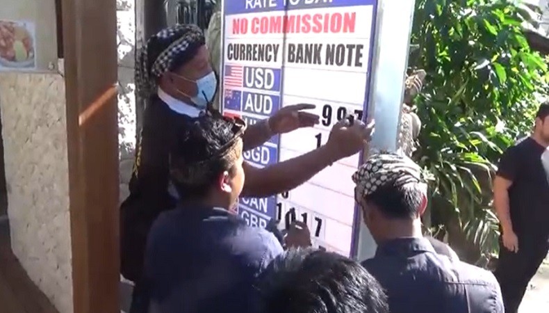 Turis Inggris di Bali Kena Tipu Money Changer Bodong, 3 Pelaku Diamankan