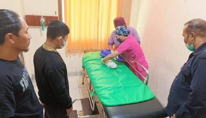 Tragis, Bayi Dibuang di Bak Sampah Meninggal saat Dievakuasi ke Rumah Sakit
