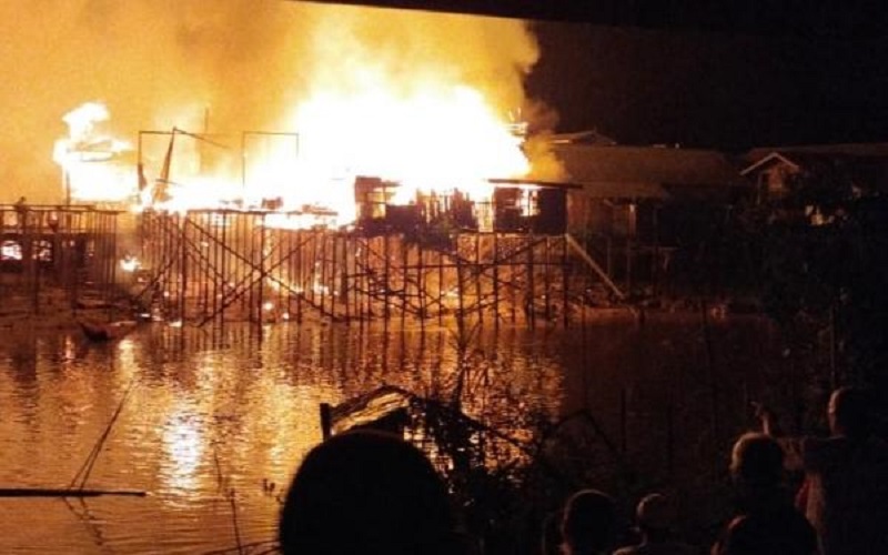 Kebakaran Hebat di Kutai Kartanegara, 13 Rumah Nyaris Rata dengan Tanah