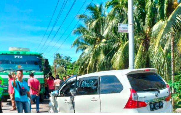 Kecelakaan Avanza Tabrak Truk Tronton di Pidie, 3 Tewas 3 Luka-Luka
