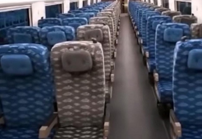 Ridwan Kamil Bangga Ada Corak Batik Megamendung di Interior Kereta Cepat Jakarta-Bandung 