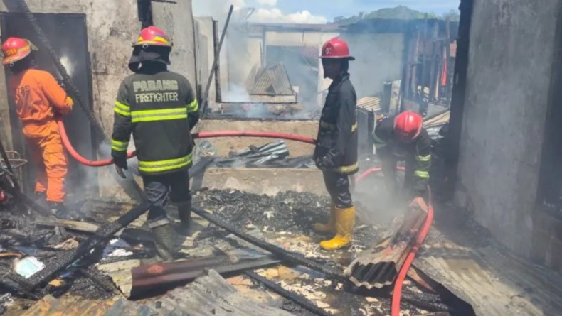 Kebakaran di Padang, 4 Rumah 1 Motor dan 6 Sepeda Ludes Dilalap Api
