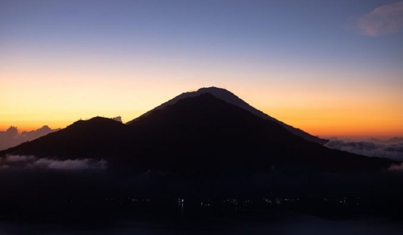 Gunung di Bali Jadi Kawasan Suci, Aturan Pendakian Dikaji Ulang