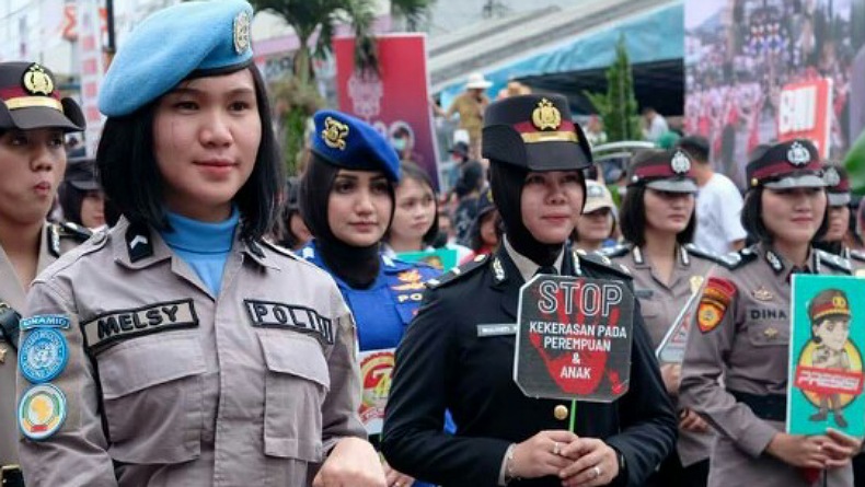 TIFF 2022 Meriah, Puluhan Polwan Ikut Serta Sapa Ribuan Warga   