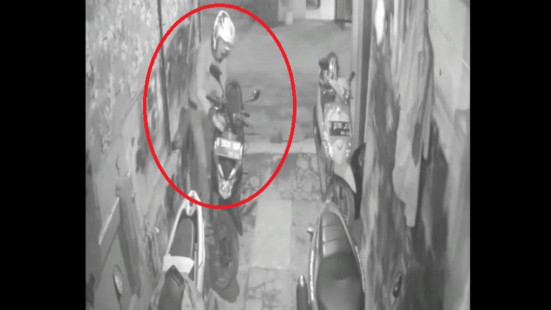 Pencuri Beraksi di Padalarang KBB, Dalam Hitungan Detik Motor Warga Raib