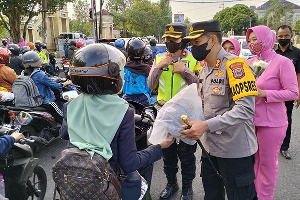 Hari Jadi Polwan, Kapolres : Siap Bantu Pemulihan Ekonomi