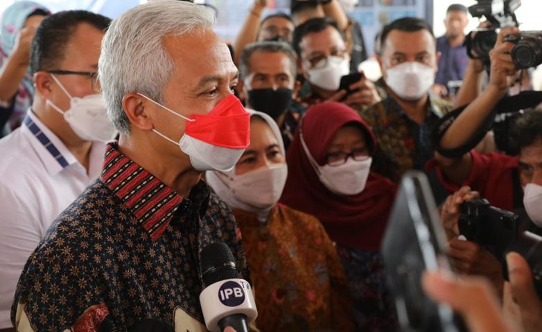  Ditanya soal Bantuan Hukum untuk Bupati Pemalang, Ganjar Bilang Begini