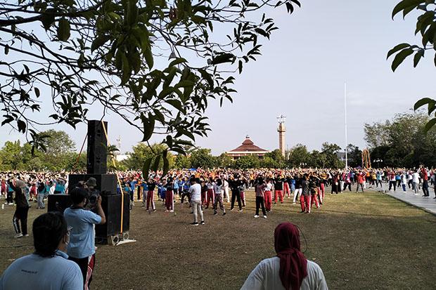 Ribuan Warga Gunungkidul Ikuti Senam dan Jalan Sehat Bersama Bupati