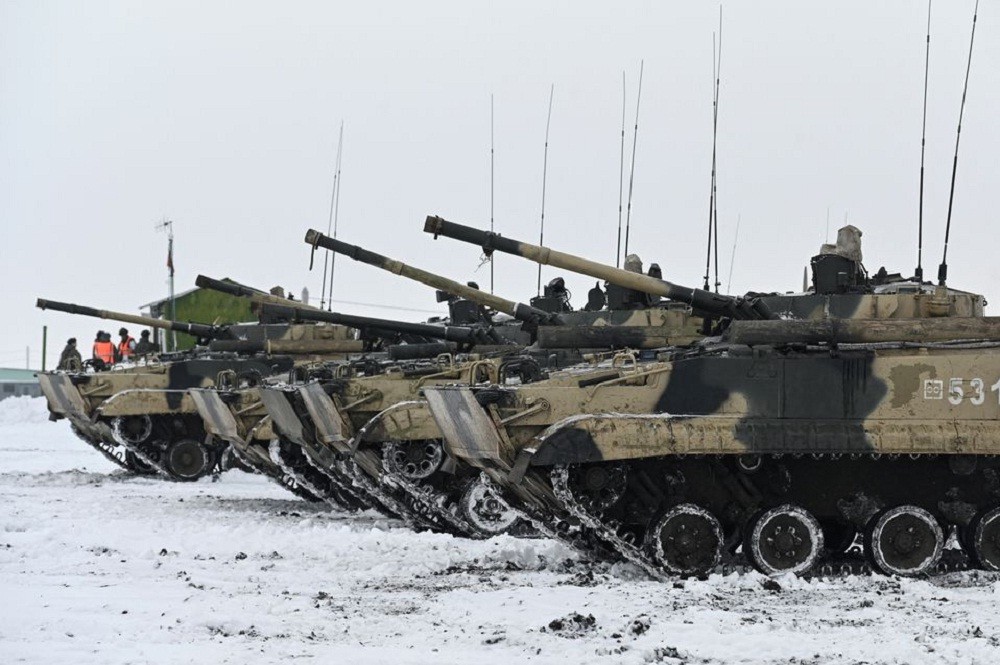   Presiden Zelensky Sebut Tentara Ukraina Telah Hancurkan 2.000 Tank Rusia 
