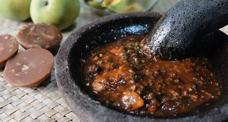 5 Cara Membuat Bumbu Rujak yang Enak, Penggemar Pedas Wajib Coba!