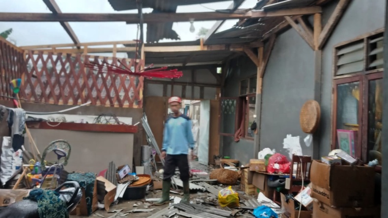 28 Rumah di Malang Rusak Diterjang Hujan Disertai Angin Kencang 