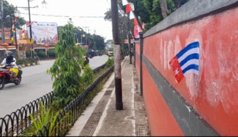 Waduh, Gambar Bendera Bintang Kejora Terpampang Dekat Lokasi HUT RI di Cianjur