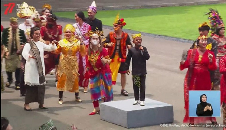 Momen Presiden Jokowi dan Iriana Nikmati Penampilan Farel Prayoga, Bocah Viral Lewat Lagu Ojo Dibanding-bandingke