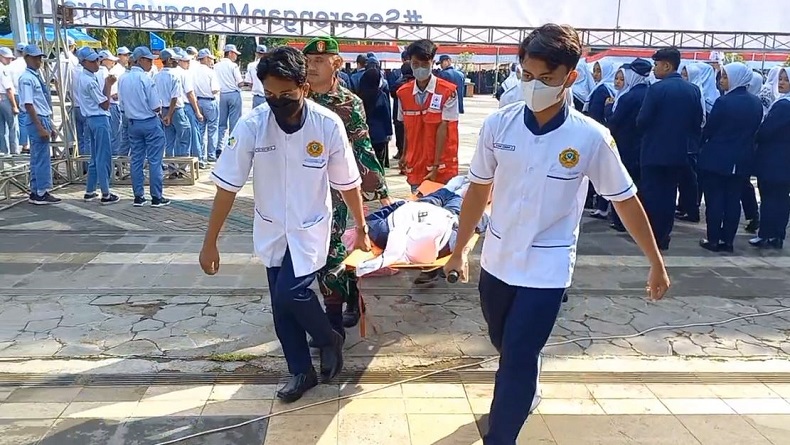 Upacara HUT Kemerdekaan RI di Alun-alun Blora, Belasan Peserta Pingsan