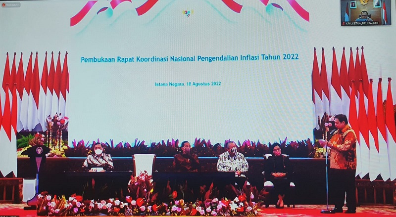 Inflasi RI Terkendali, Menko Airlangga: APBN Pertahankan Harga Energi Domestik