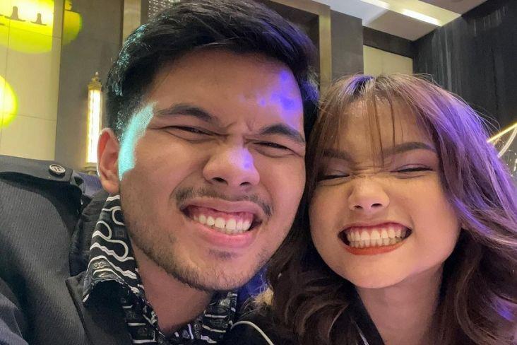Foto Terbaru Thariq Beri Fuji Cincin Sukses Bikin Penasaran, Netizen: Sudah Lamaran?