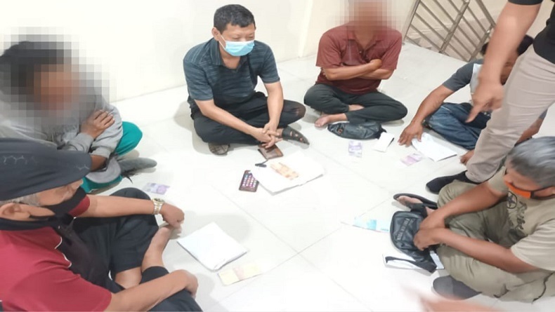 Main Judi Dadu Online, 6 Orang Ditangkap Polisi di Solo